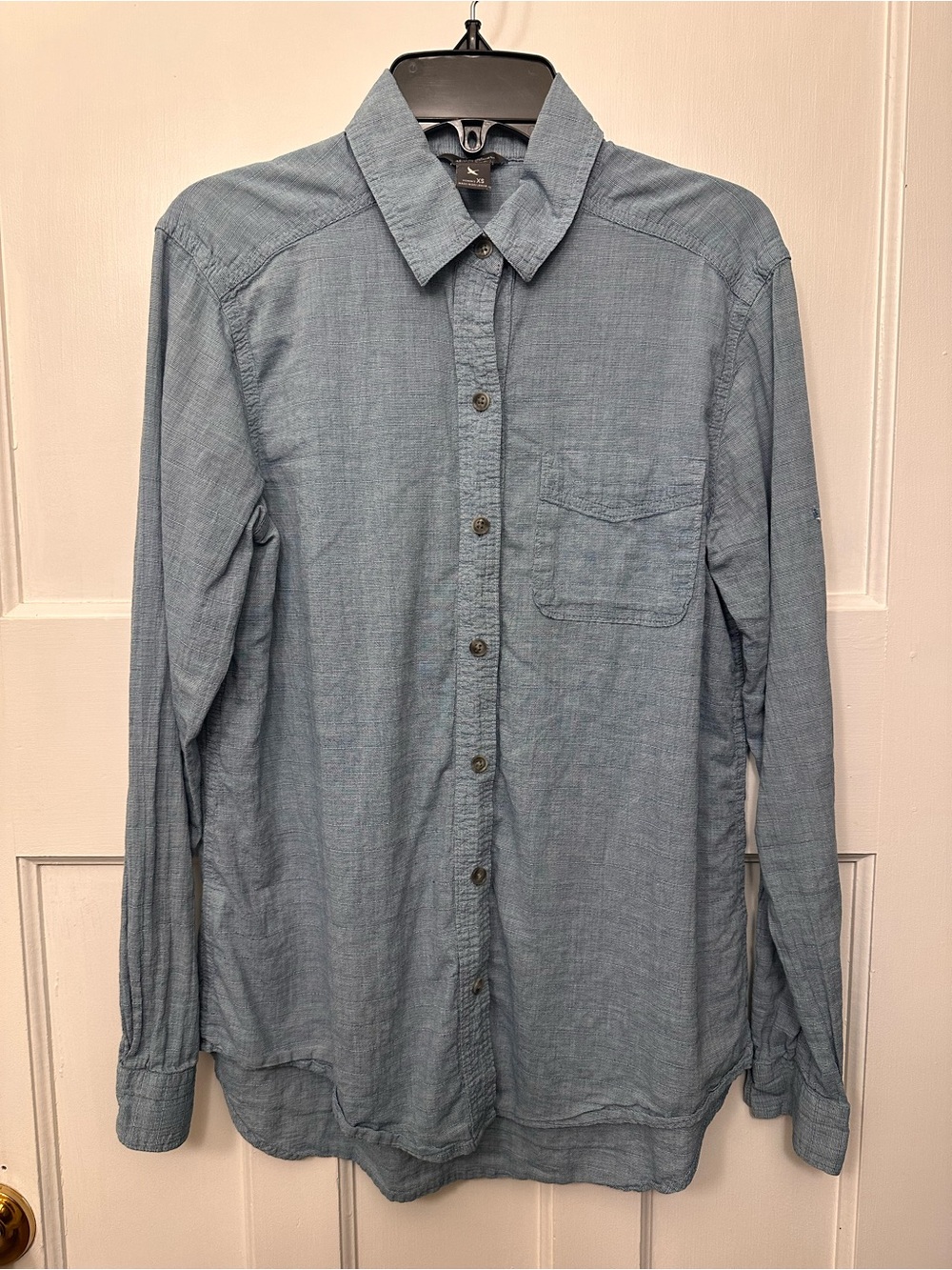 ⭐️ Eddie Bauer XS Light Blue Casual Button-Down Shirt